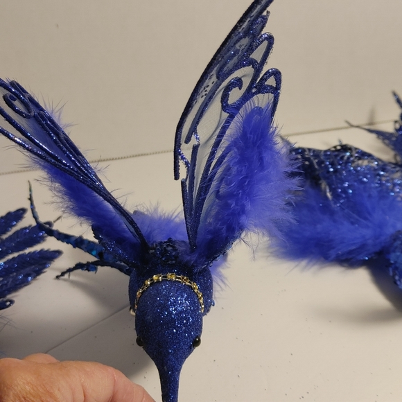 Deep Blue 4 Feather Peacocks Glitter and Feathers Long Tail 1 Humming Bird Clip - Picture 12 of 16